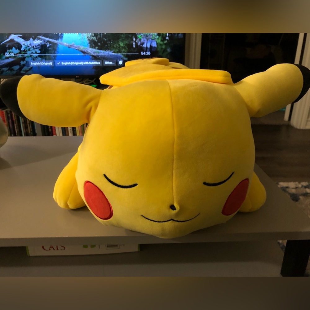 Plush Pokémon Pikachu 18in, collectable